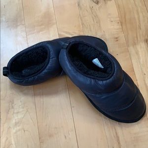 Like New Sorel Hadley slippers